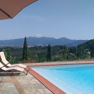 https://camere-in-villa-al-fondorina.it-tuscanyhotel.com